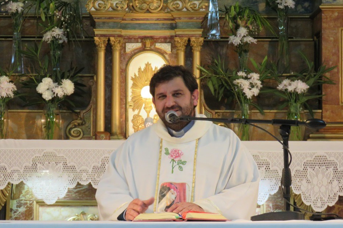 El padre Pedro Fournau participará de una audiencia con el Papa