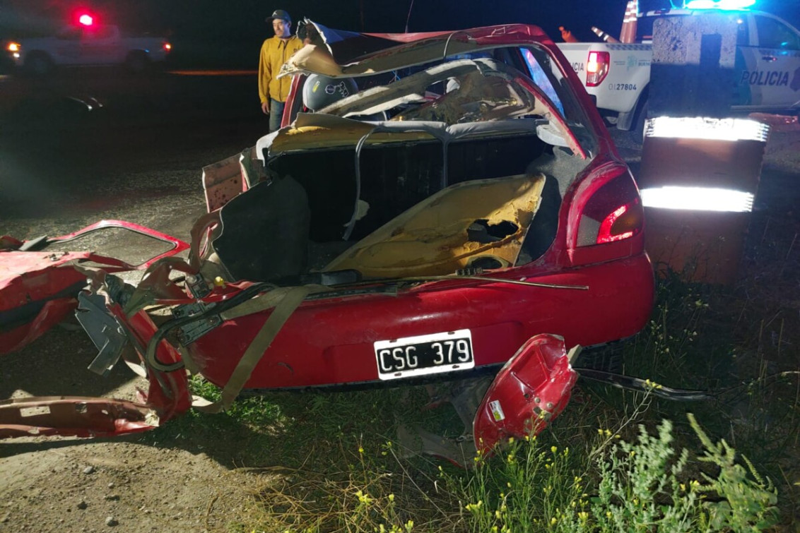 Fuerte choque entre auto y camión en la Ruta 33: no hubo heridos de milagro