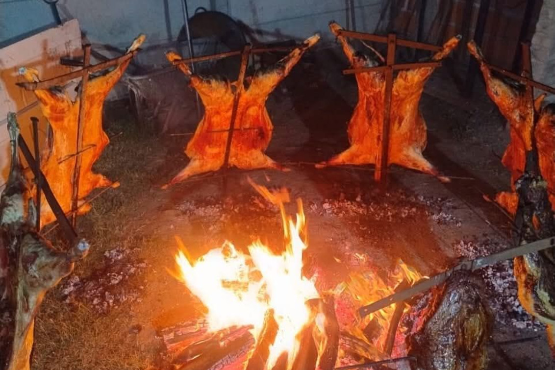  EXITOSA VENTA DE CARNE ASADA DEL CLUB DIVISORIO