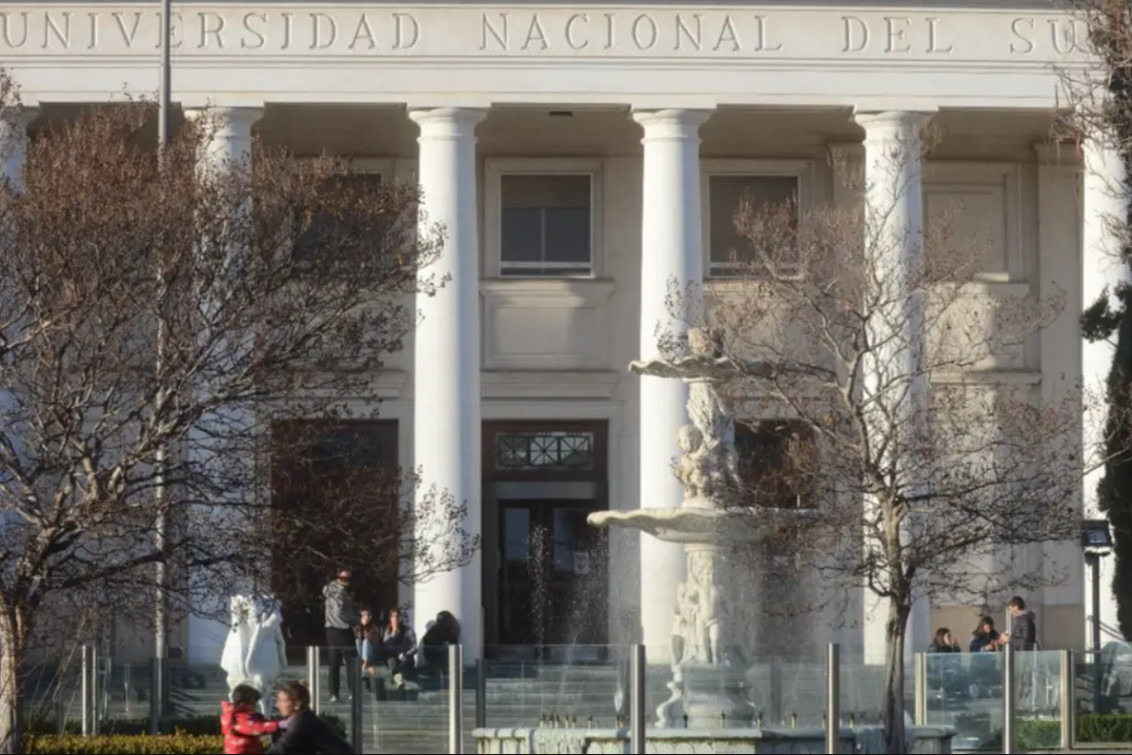 Comenzó el paro universitario de 72 horas en Bahía Blanca y todo el país  