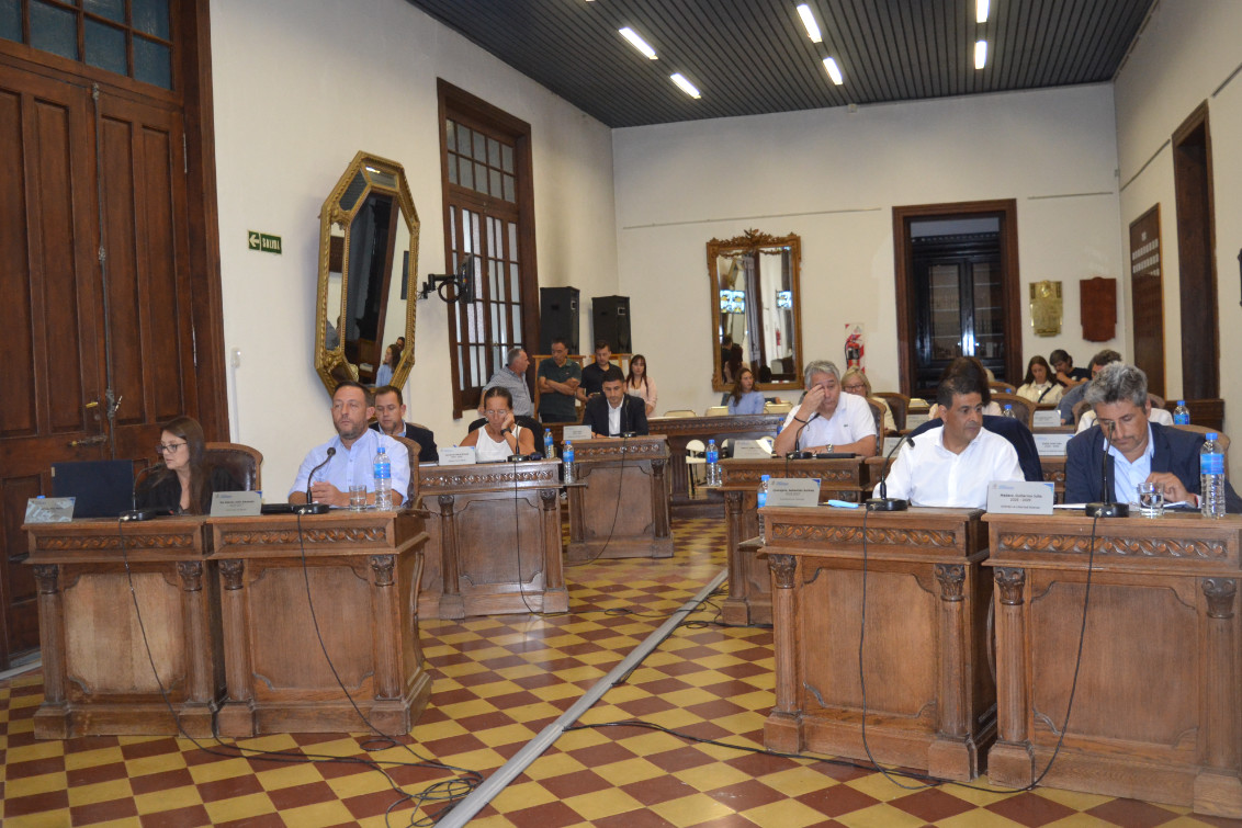 Encuesta: ¿Está de acuerdo con sesiones de concejos deliberantes en verano?