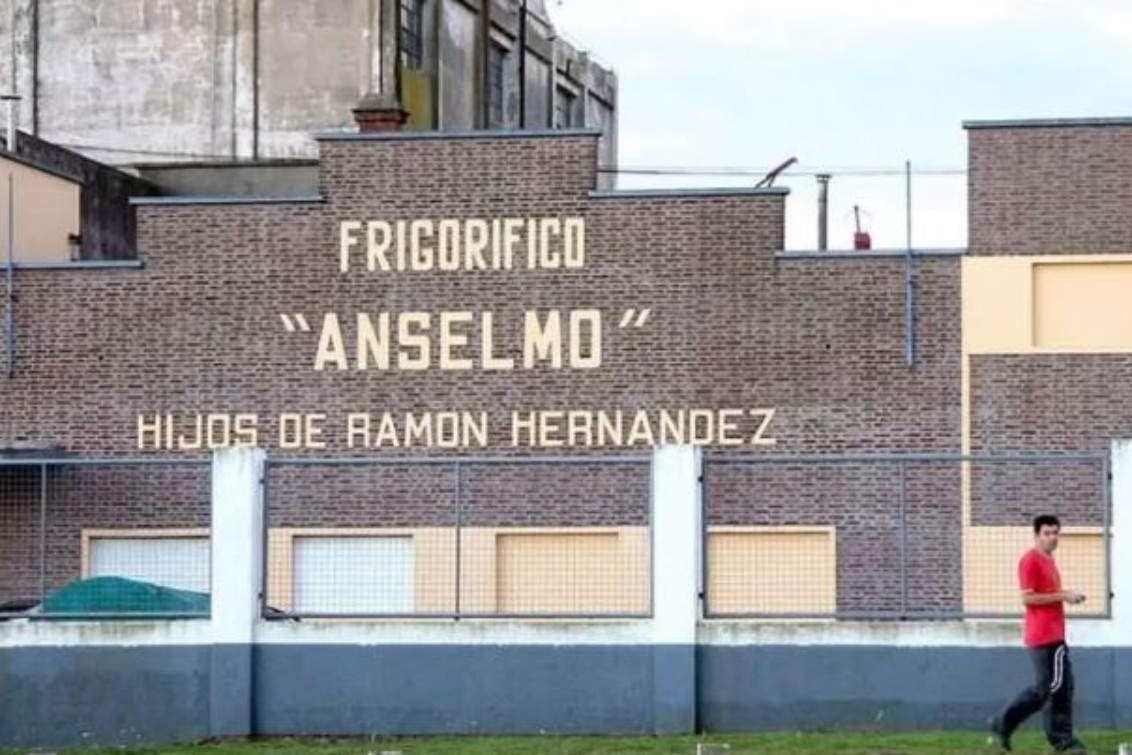  Un frigorífico de Tres Arroyos reabrió y 70 operarios volvieron a su trabajo