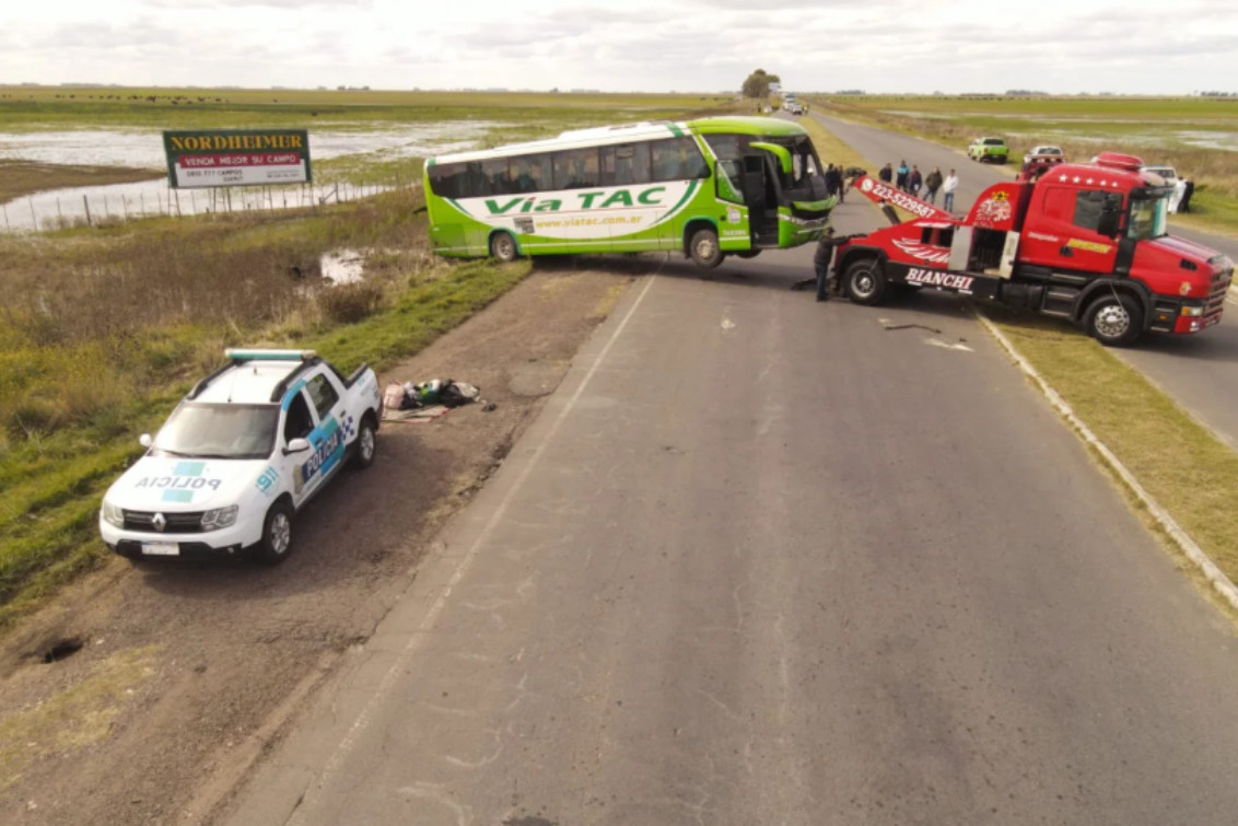  Aprehendieron al chofer del colectivo que volcó en General La Madrid y causó cinco muertes