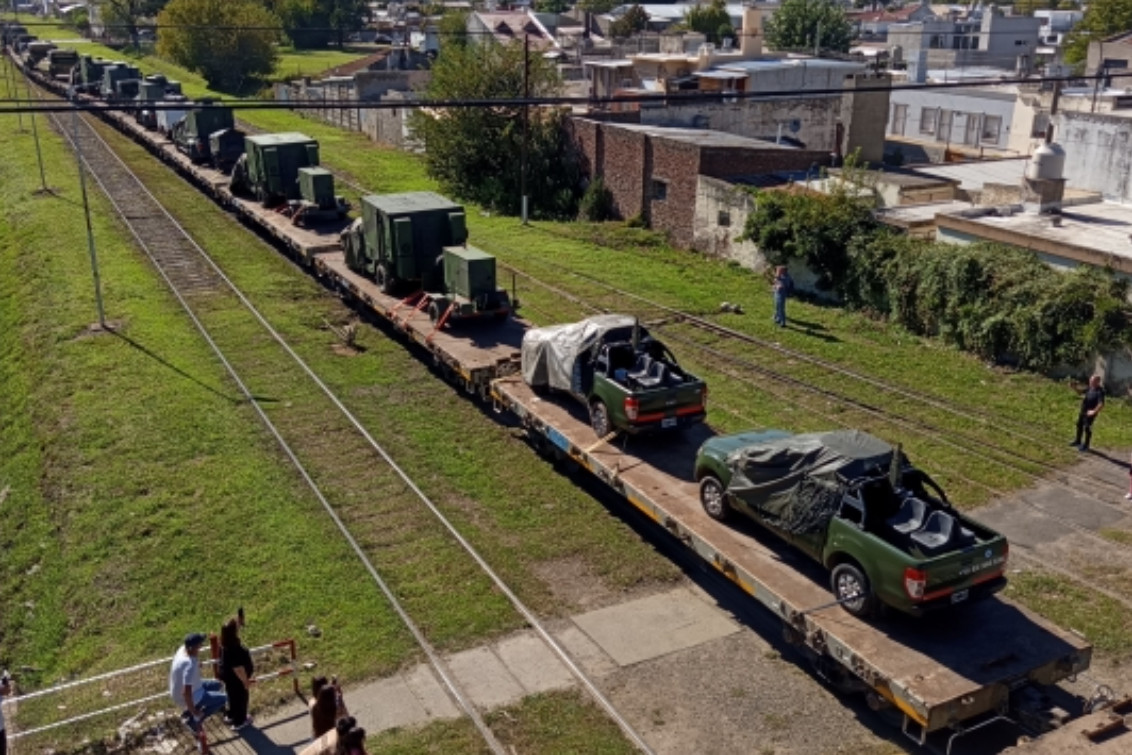 Operativo «Kekén 2026»: El paso de un imponente convoy militar asombró a Sierra de la Ventana