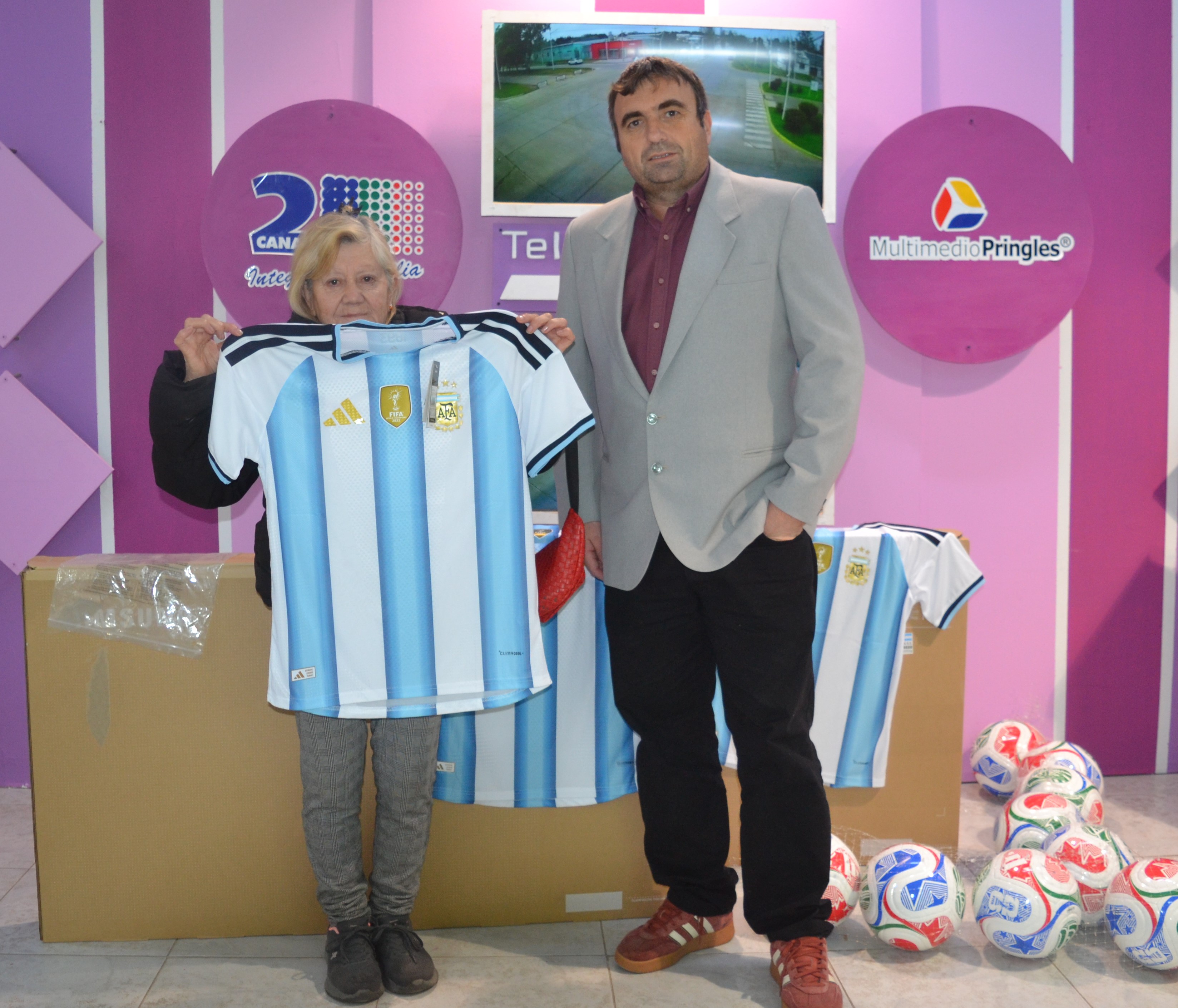  Se entregaron los premios a los ganadores de la “Promo Mundial” de Canal 2 Y de Reltid CV