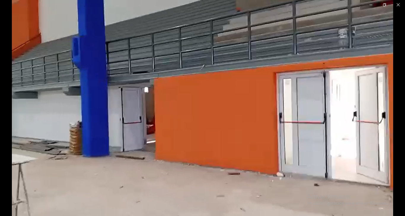  Avanza la instalación del nuevo piso y el gimnasio comienza a tomar forma definitiva