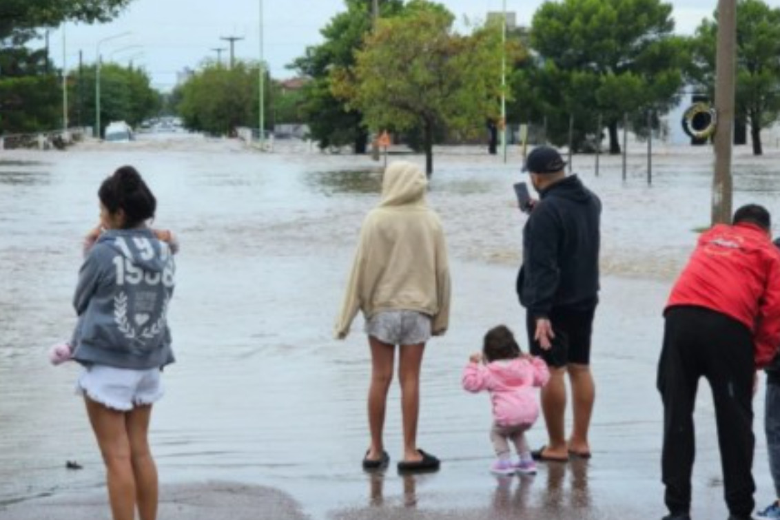 Extienden la emergencia para Bahía Blanca por los destrozos de la inundación del 7 de marzo