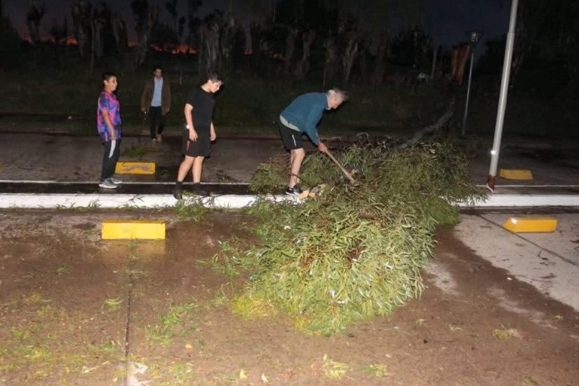 Un fuerte temporal causó destrozos en Huanguelén, Guaminí y General La Madrid