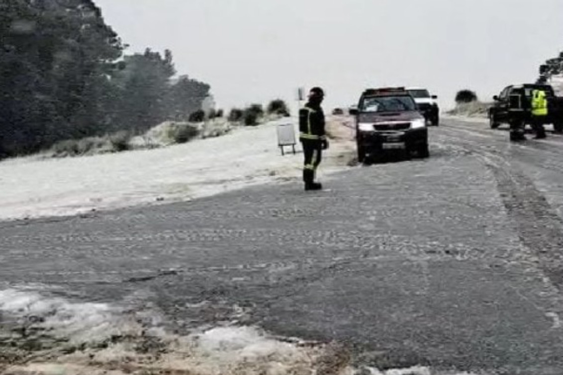  Sierra de la Ventana: despiste por acumulación de nieve sobre ruta 76