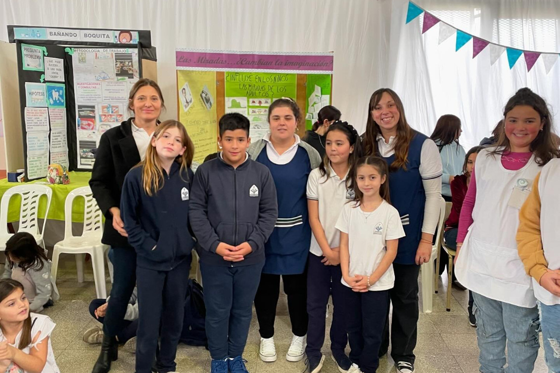  Con variedad de stands se realizó la Feria de Educación, Artes, Ciencias y Tecnología 2024