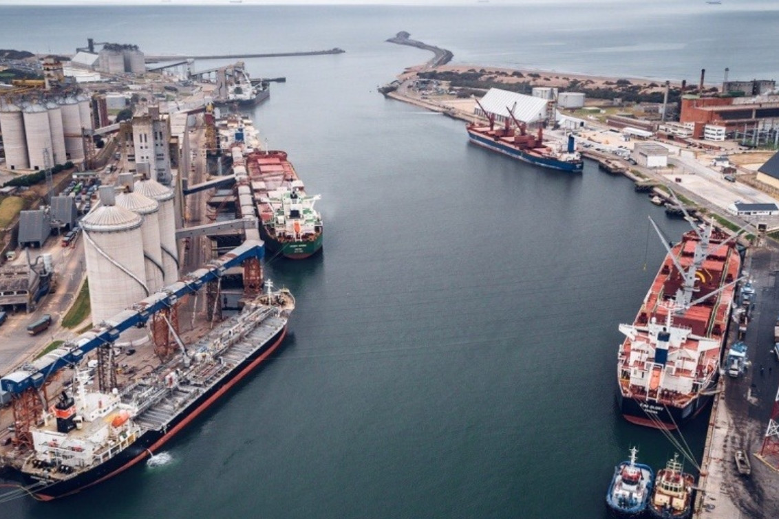 El puerto de Quequén cierra febrero con récord histórico en exportaciones de los últimos 7 años  