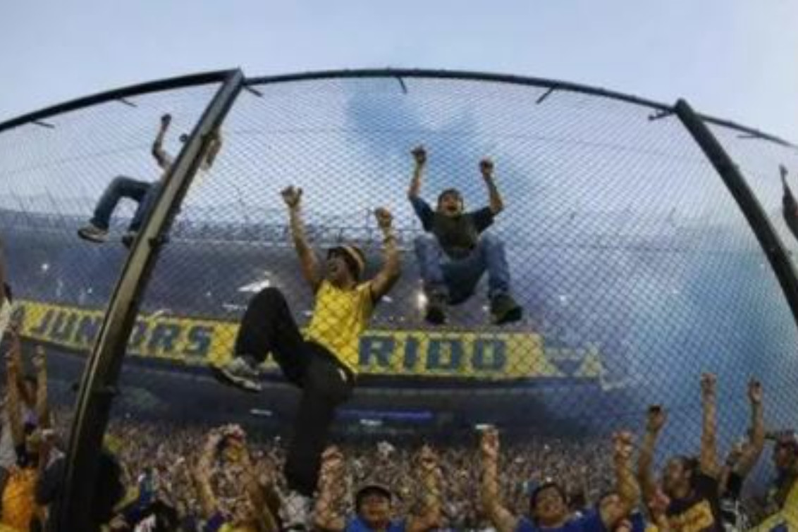 Prohíben ingresar a las canchas del país a los deudores alimentarios