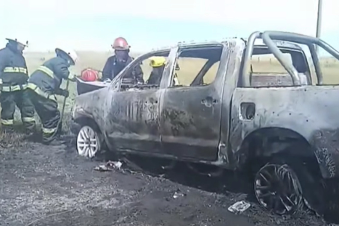Incendio de camioneta con pérdidas totales en Ruta N° 85