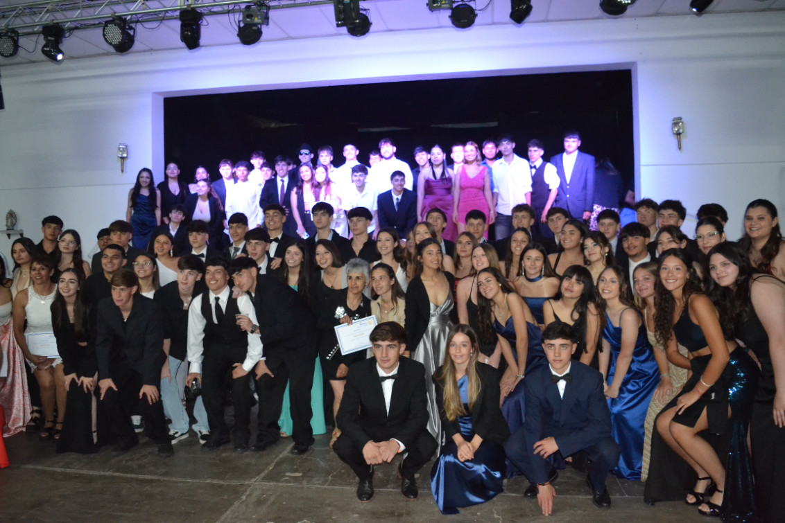 Una noche inolvidable en la Fiesta de Egresados 2025 del Club Rotario