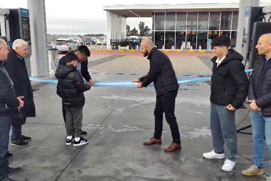  Se inauguraron las instalaciones de la nueva estación de servicio YPF en Coronel Pringles