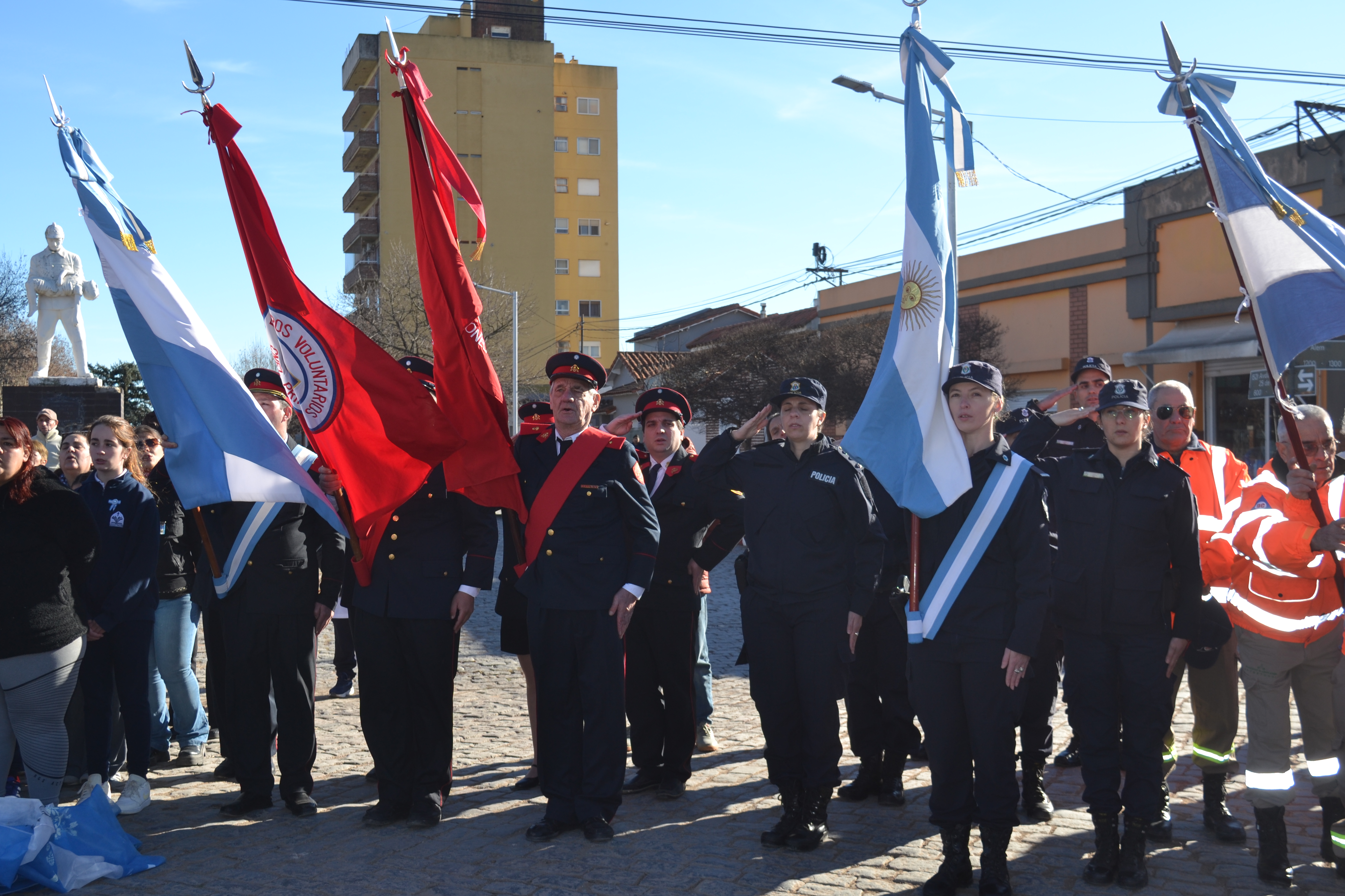  Más de 390 alumnos de cuarto año realizaron la Promesa de Lealtad a la Bandera