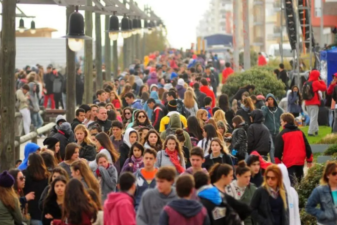 Monte Hermoso se reconstruye con la mirada puesta en septiembre y la Fiesta de la Primavera  