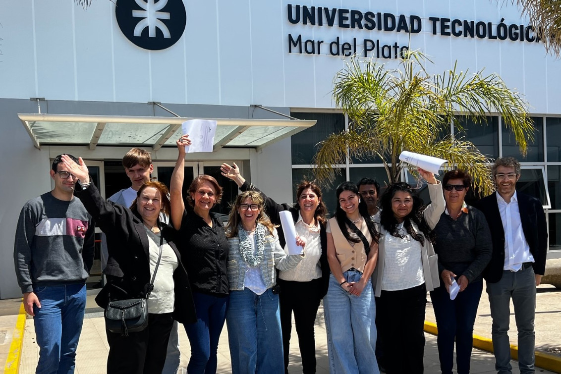  Cuatro pringlenses finalizaron la carrera de Técnicas Universitarias en Producción Textil
