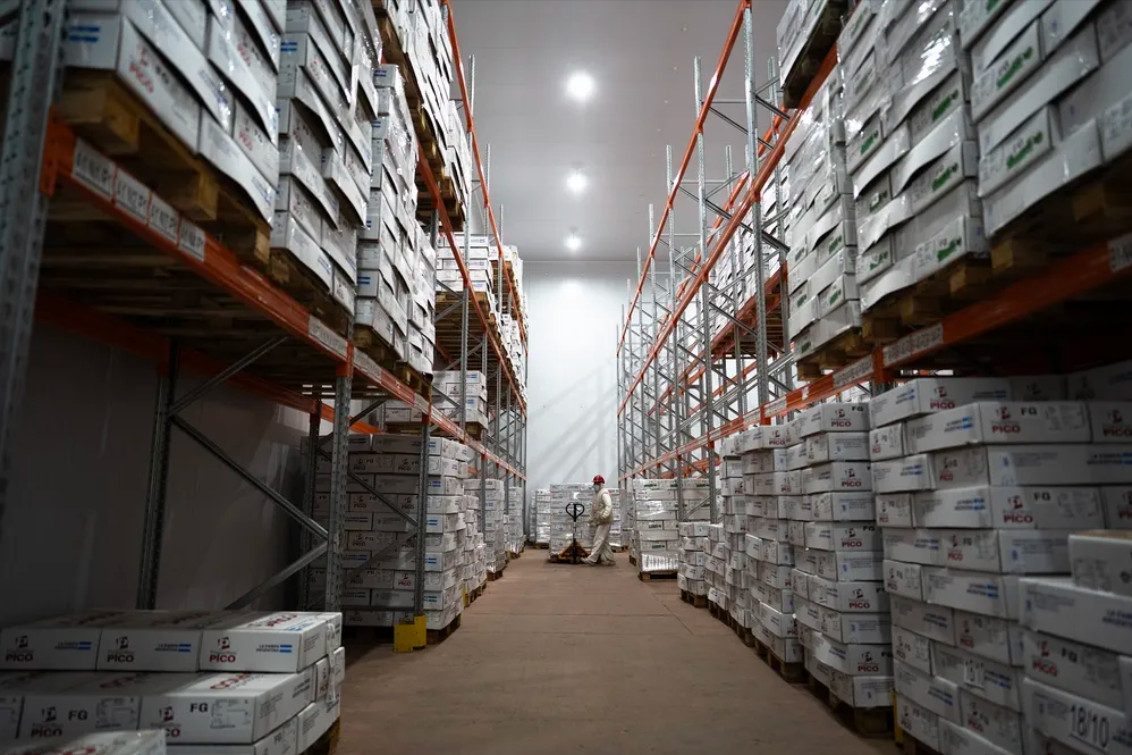 El empleo registrado sigue en caída: hay 300.000 puestos menos que a fines de 2023