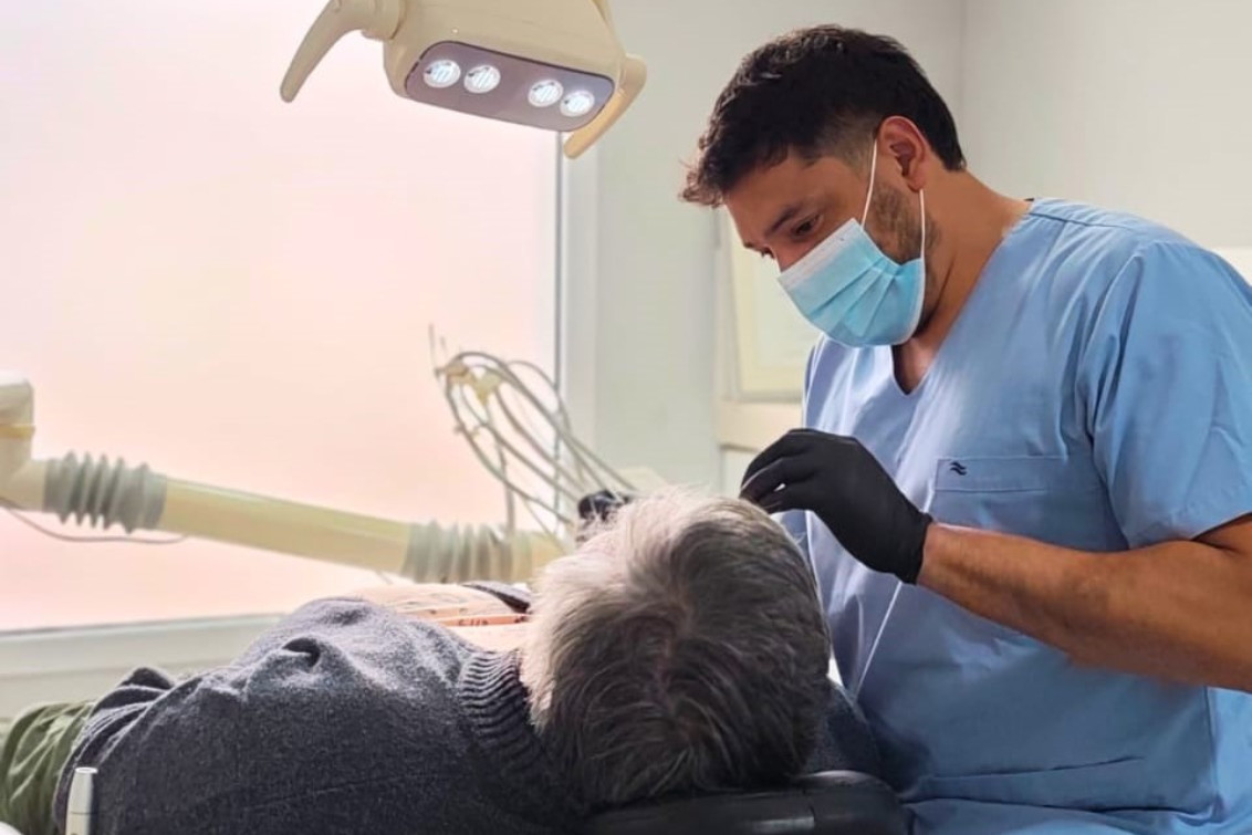  Juan Leguizamón Burón regresó a Pringles con una especialidad clave en odontología