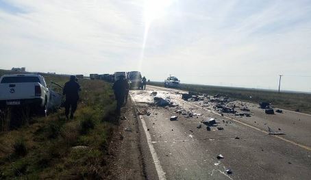  Ruta 33: dos muertos tras un choque entre un camión y una camioneta