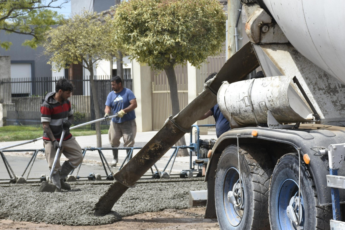  “Hemos logrado hacer, entre pavimentación y repavimentación, 252 cuadras en Pringles e Indio Rico”