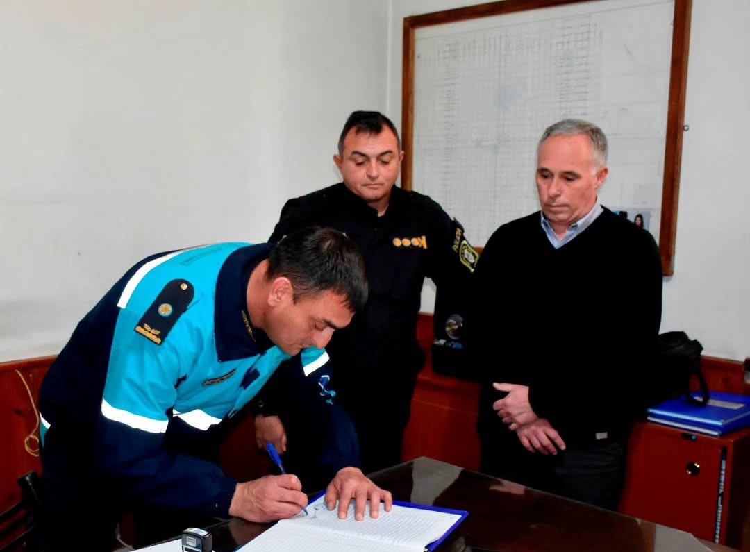  En un marco de total hermetismo, ayer se concretó el recambio de autoridades de la Policía Comunal 