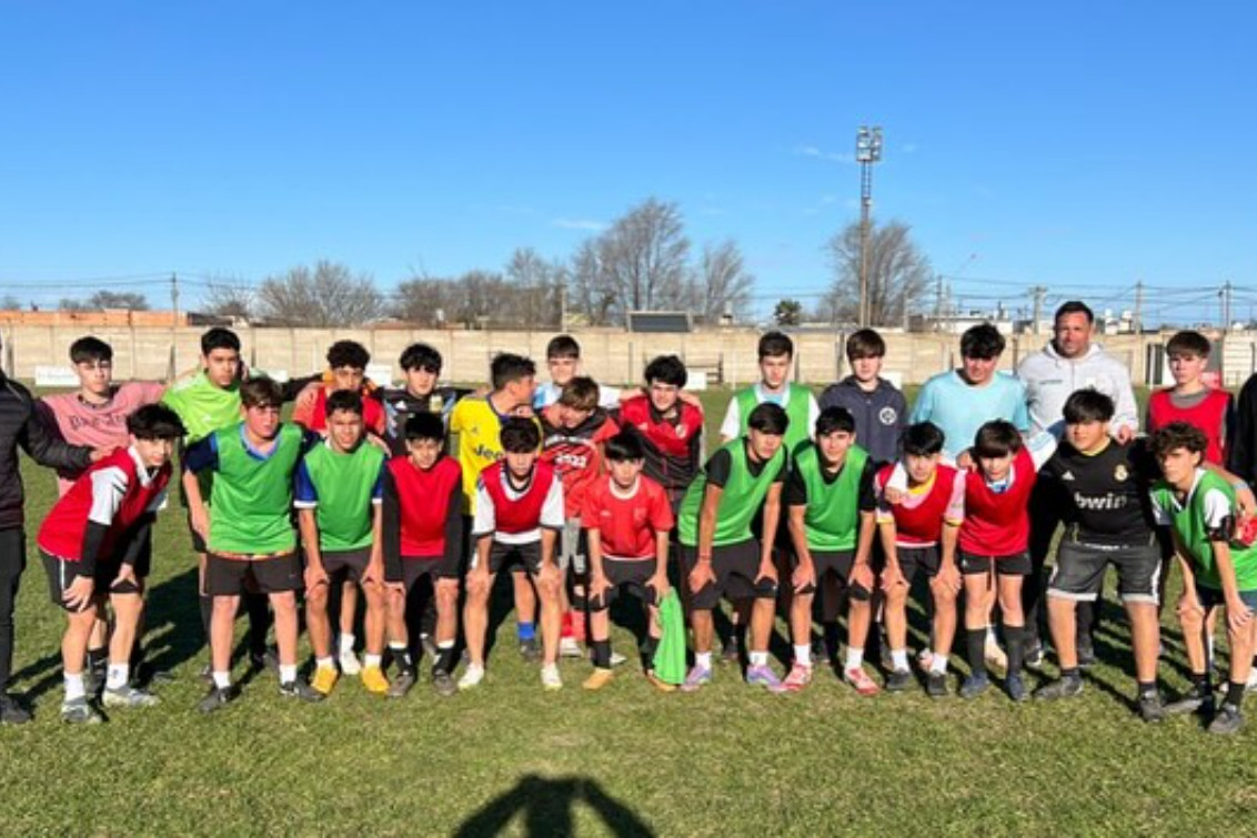 Ferrocarril Oeste probó jugadores en Coronel Pringles