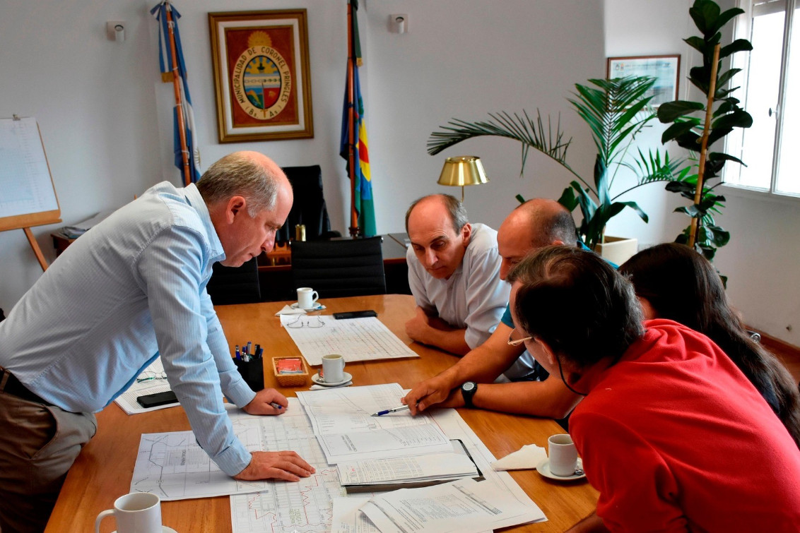   El Intendente Lisandro Matzkin se reunió con un equipo técnico de Hidráulica