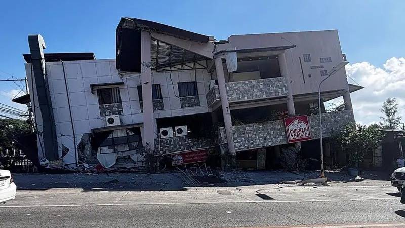 Terremoto de magnitud 7,8 en Filipinas: 15 muertos y más de 130 heridos