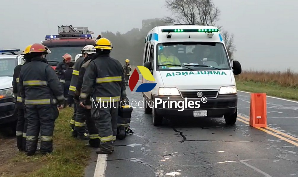   Volcó un camión cargado con piedras en la curva de La Noria