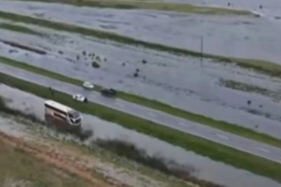 Inundaciones, nieve y problemas en todo el país por la Tormenta de Santa Rosa