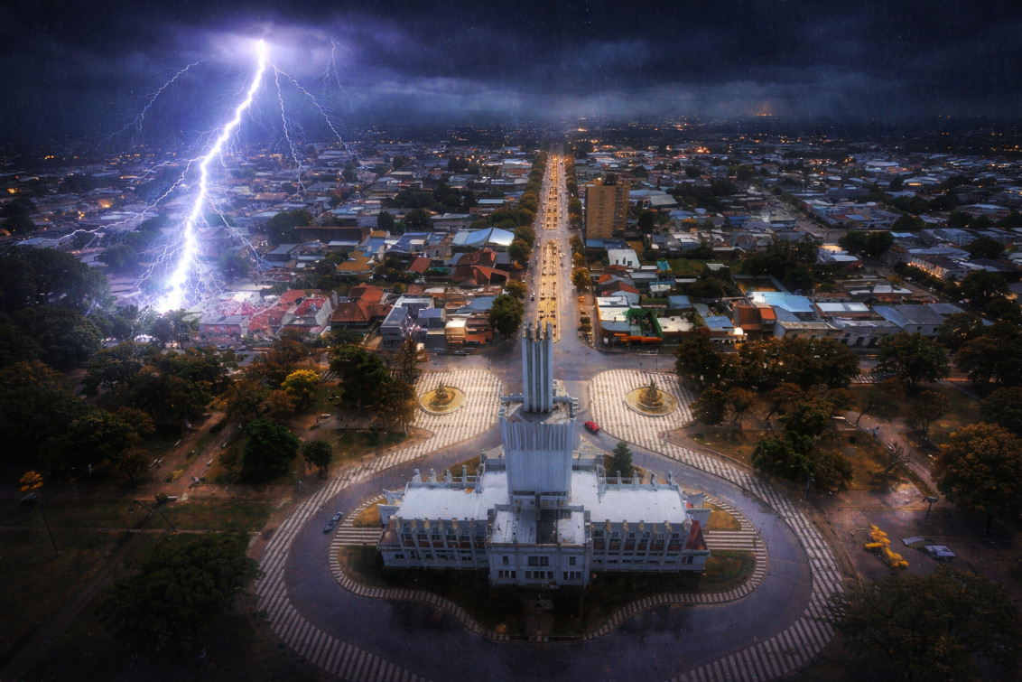  Principio de incendio en la panadería “El Molino”, tras la caída de un rayo