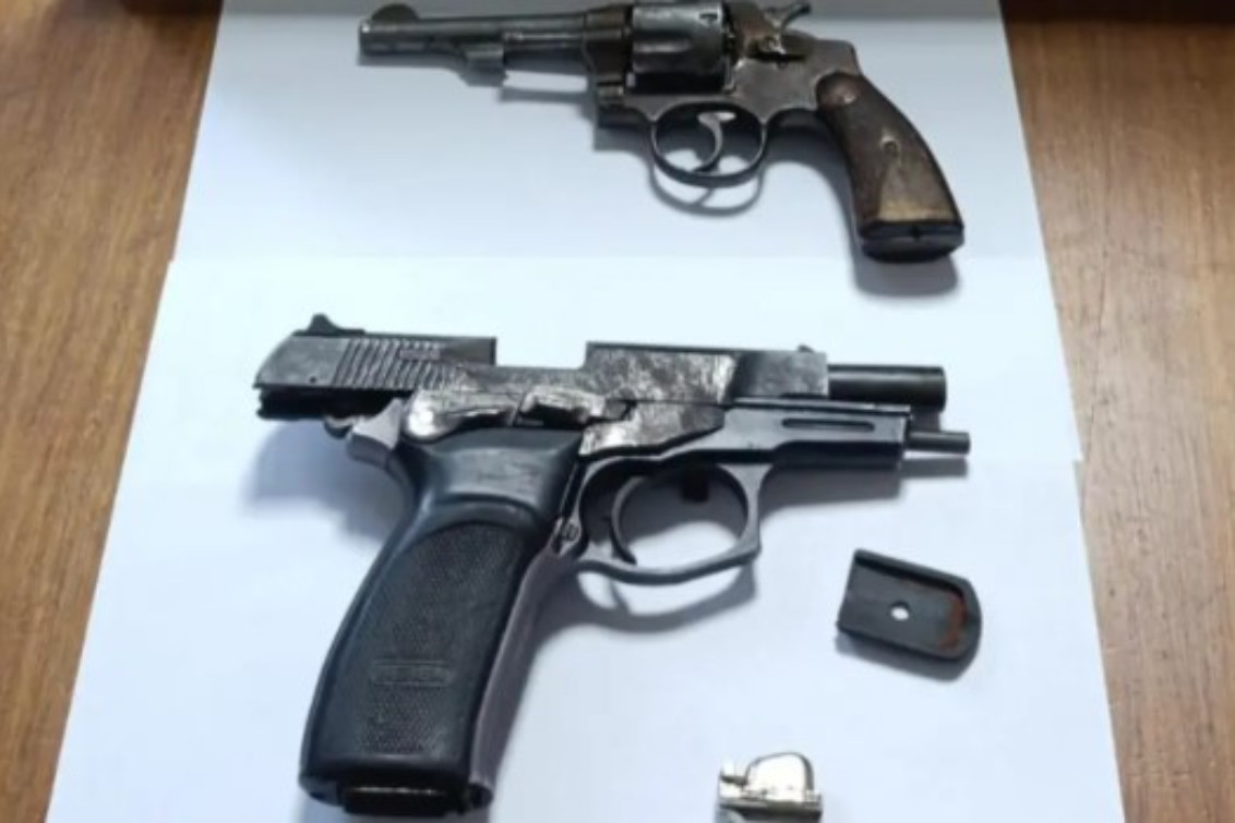  Tres Arroyos: la policía aprehendió a tres menores que portaban armas de fuego y droga