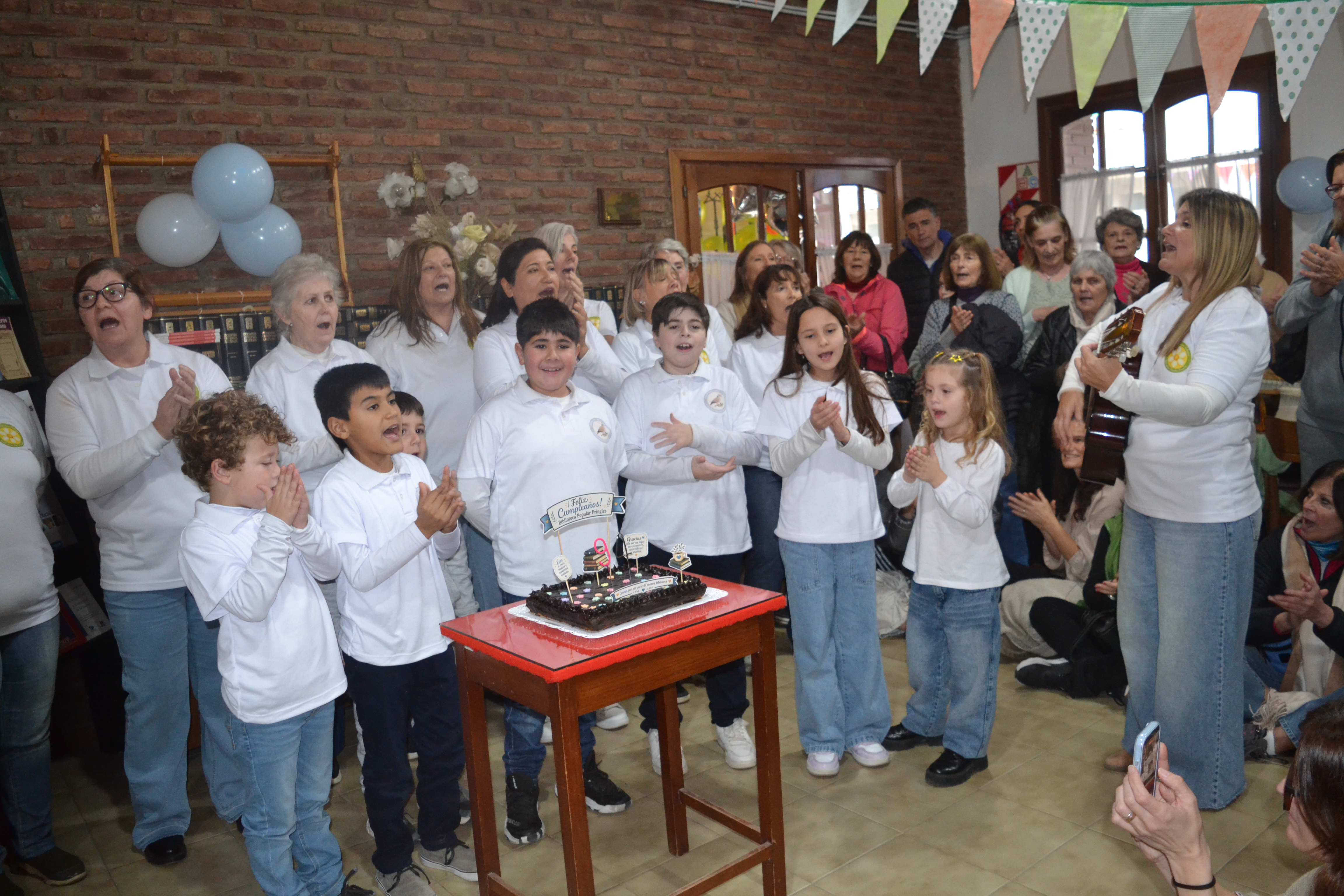  La Biblioteca Popular Pringles celebró sus 94 años junto a la comunidad