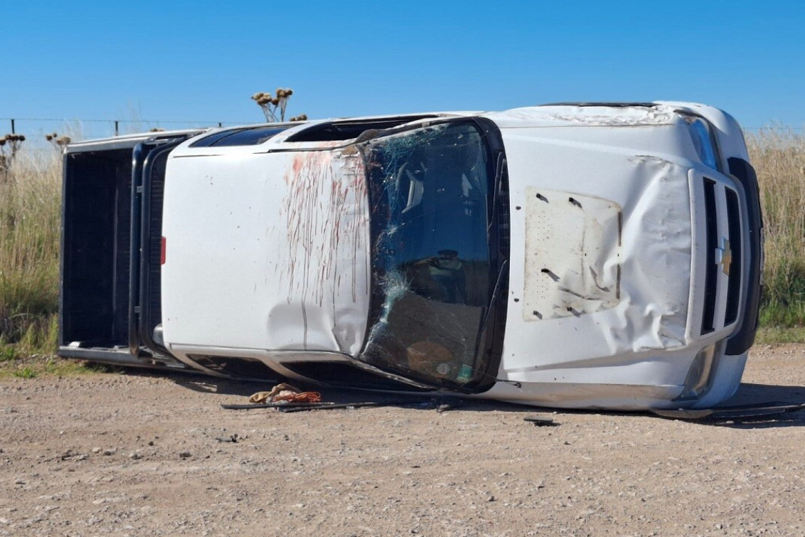 Tres Arroyos: esquivó un perro, volcó y sufrió heridas graves