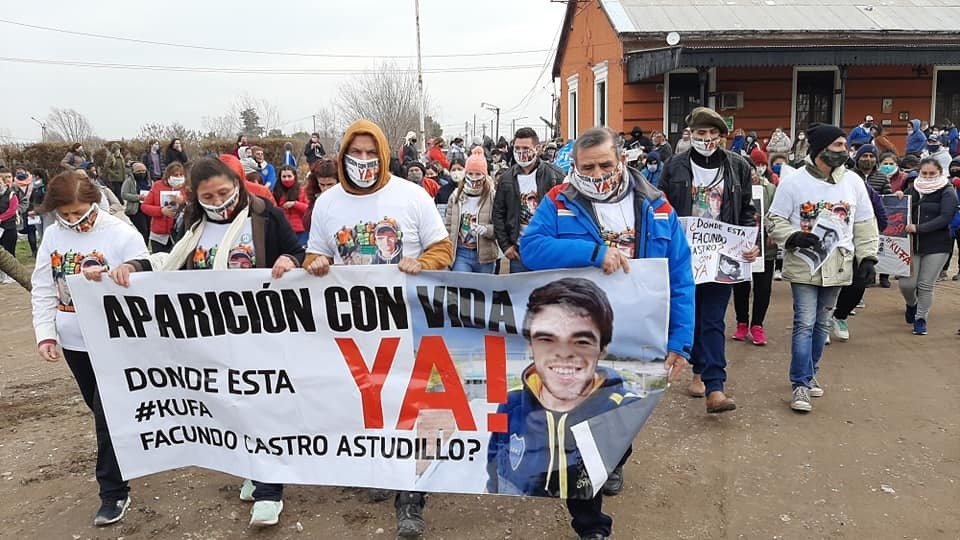 PEDRO LURO: En una nueva marcha reclamaron por la aparición de Facundo Castro