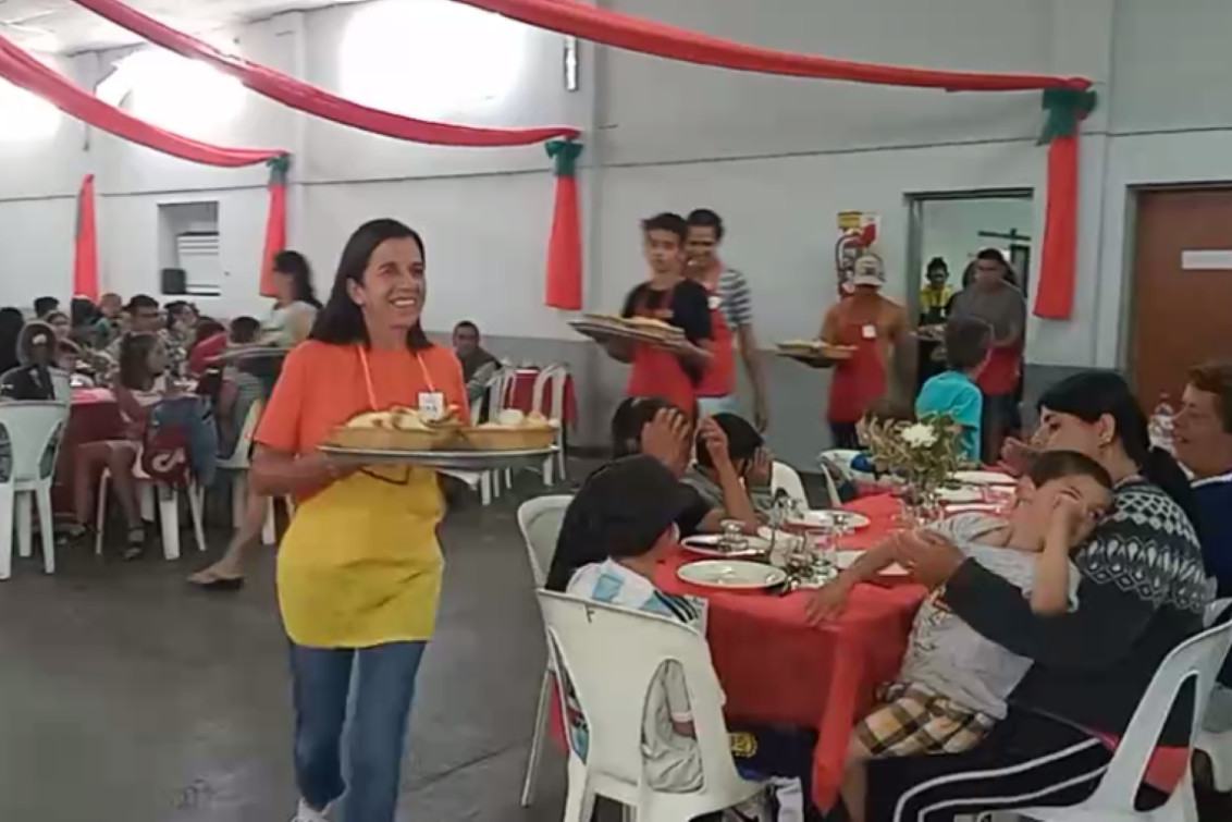   La Tradición del Almuerzo navideño de Sant´ Egidio en Coronel Pringles