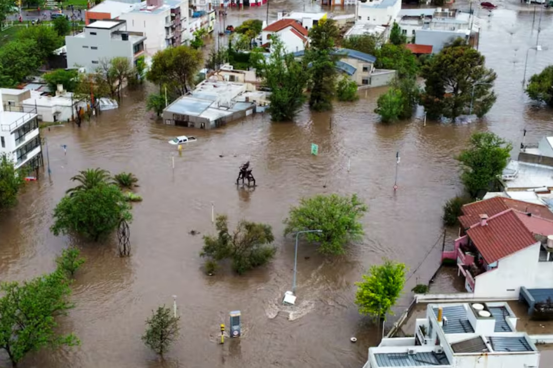  Inundaciones en Bahía: Bullrich anunció ayuda nacional a comerciantes