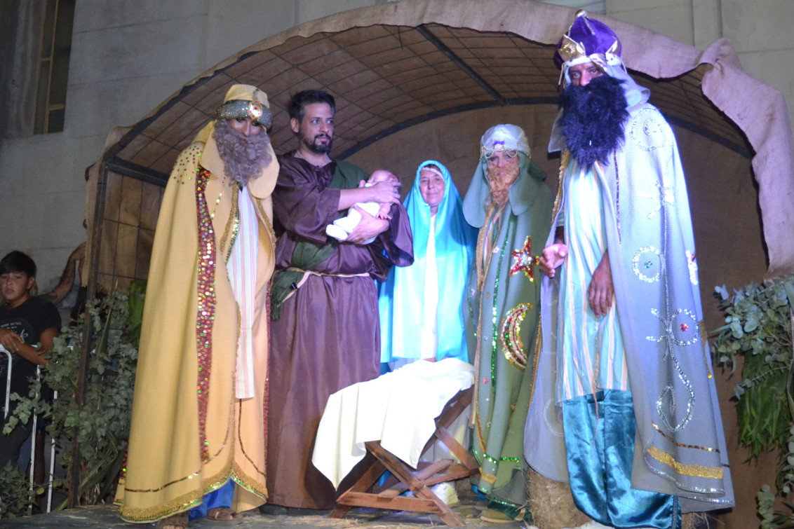   Los Reyes Magos recorrieron Coronel Pringles en una caravana llena de ilusión