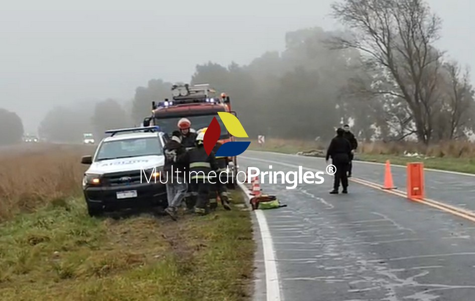   Volcó un camión cargado con piedras en la curva de La Noria