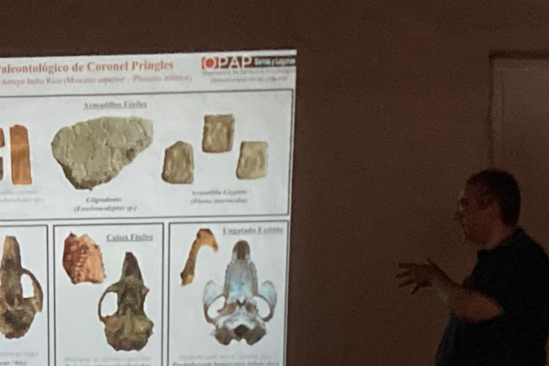  Charlas de paleontología y arqueología en Pringles