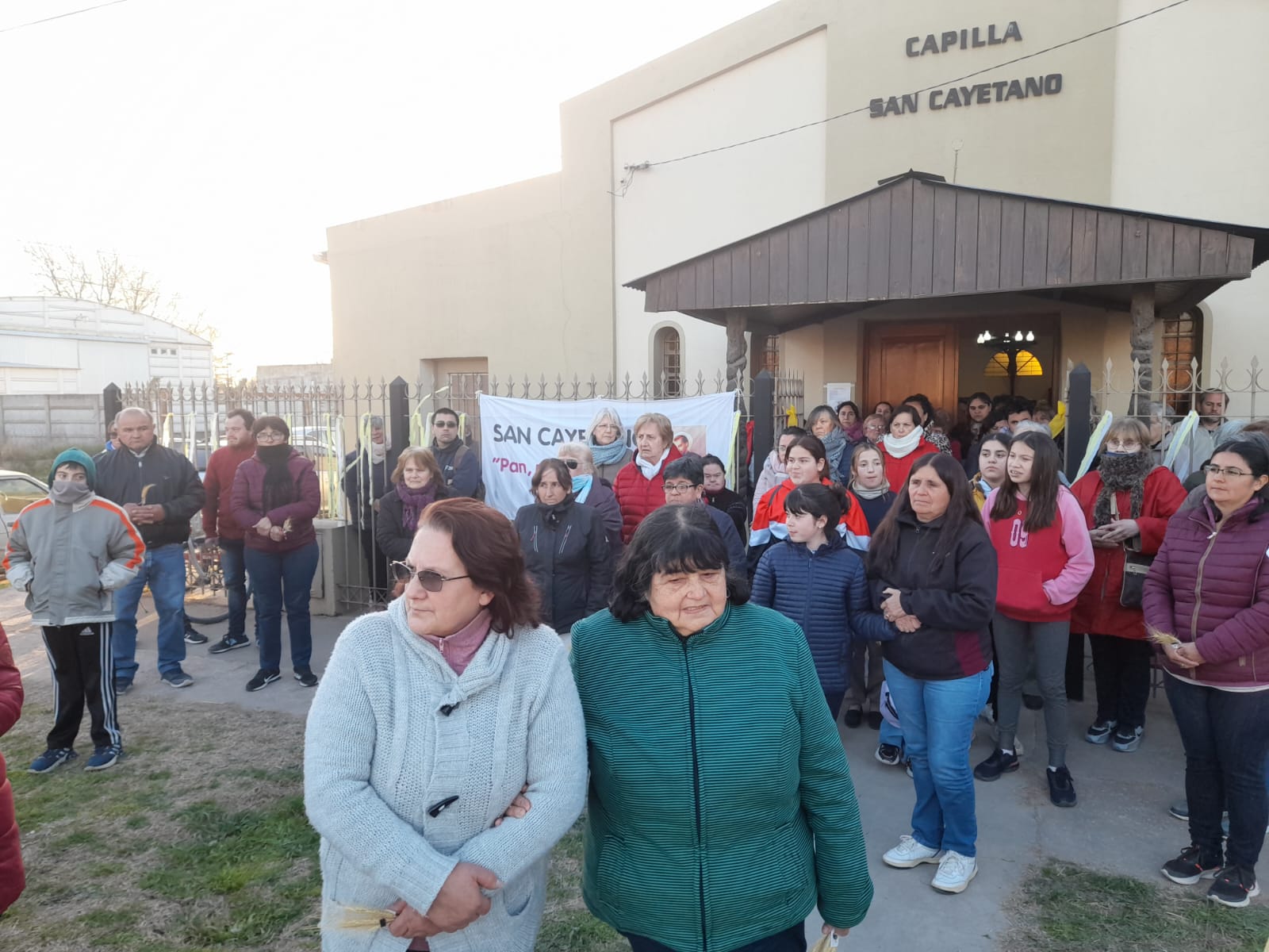  San Cayetano celebra su día con procesión, misa y el tradicional chocolate compartido