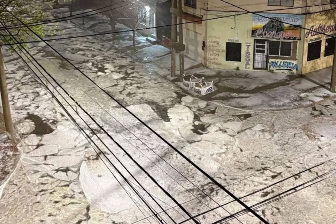  Fuerte tormenta de granizo azotó a Santa Rosa en la madrugada