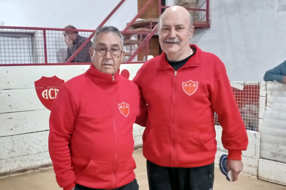 Alumni A se quedó con el glorioso duelo interno 