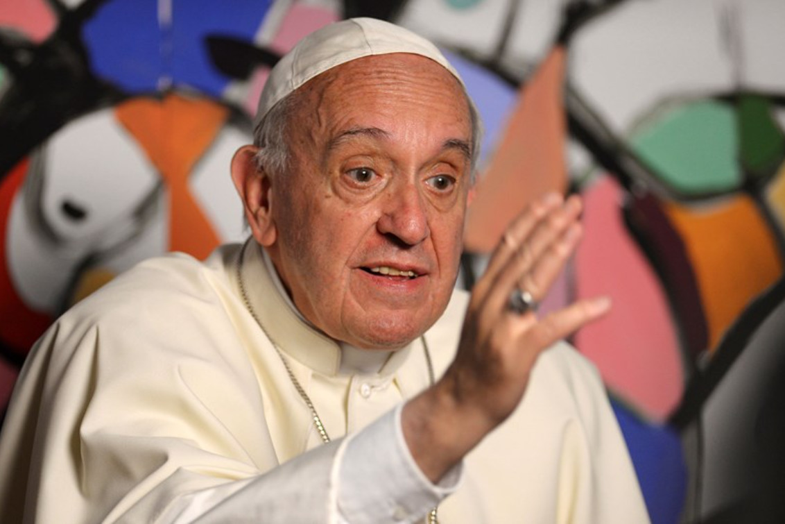  Operan al papa Francisco: quedará internado varios días