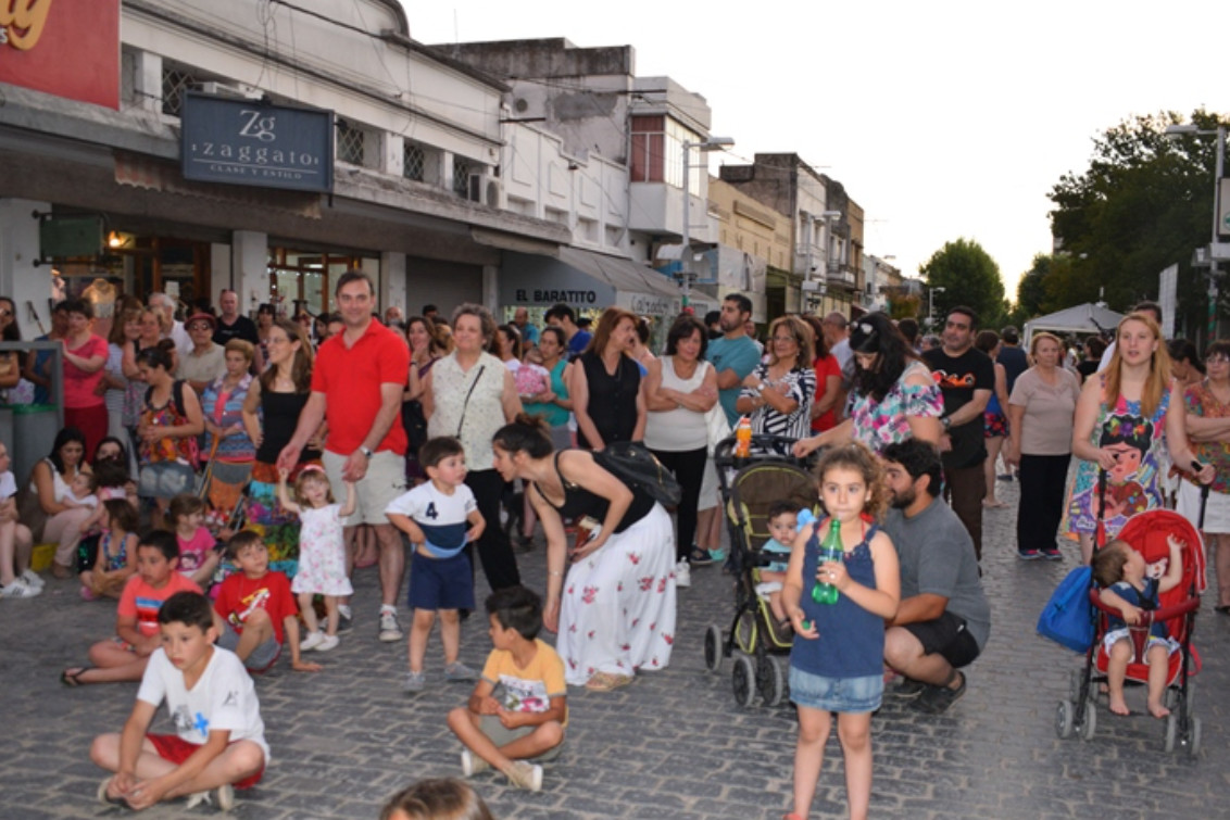  La ciudad se prepara para vivir una nueva edición de la Peatonal Navideña