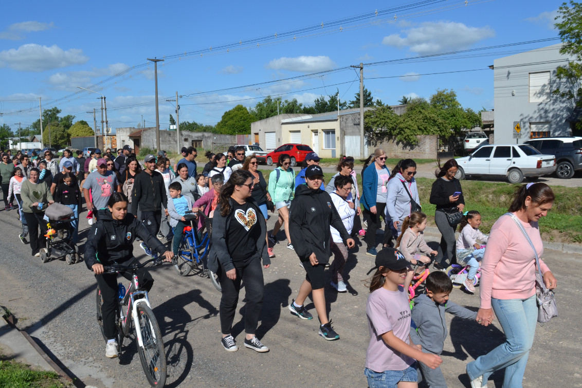  El Jardín Nº 909 realizó su bicicaminata con gran participación
