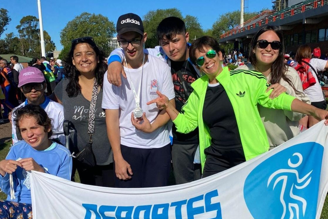  La primera medalla de plata llegó de la mano de Manuel Alfaro en Atletismo PCD, 80 metros