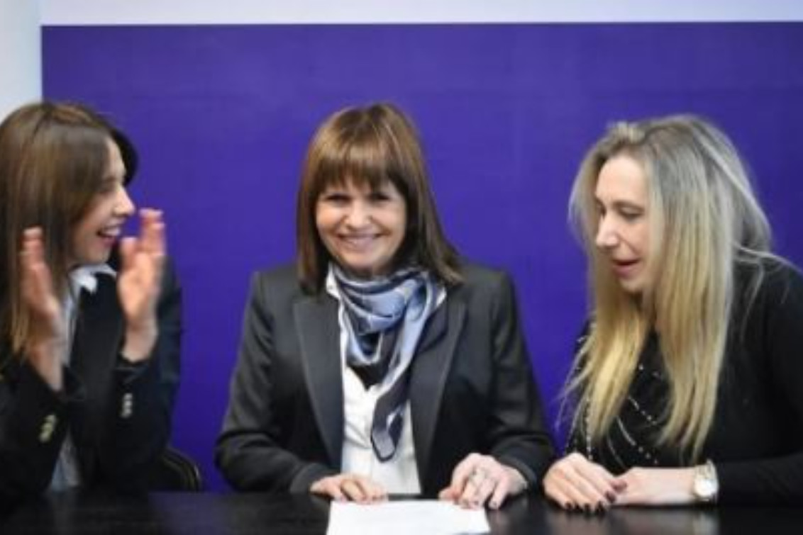  Denunciaron a Bullrich por abuso de autoridad tras su pedido de allanamiento a periodistas
